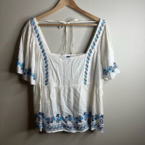Old Navy Blouse Womens XL White Blue Embroidered Floral Flowy Bohemian Prairie